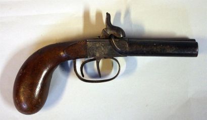 Pistolet à coffre et à percussion à deux...