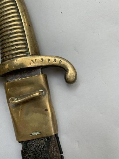 Lot de trois sabres français comprenant :...