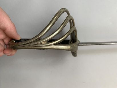 Lot de trois sabres français comprenant :...
