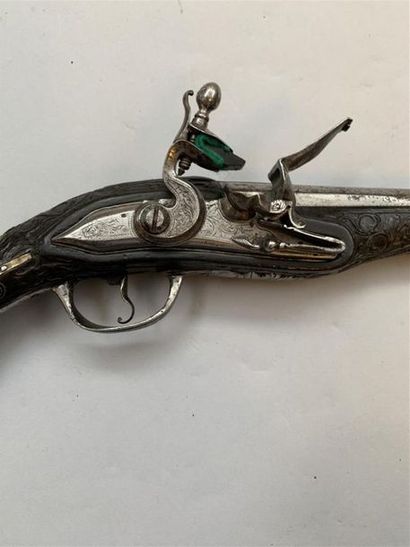 Grand pistolet à silex pour l'Orient, monture...