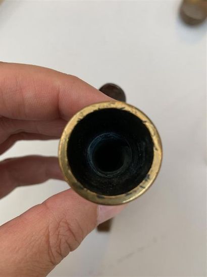 Paire de pistolets à coffre et à silex. Armes...