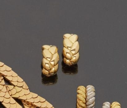 Pair of 18 k (750 thousandths) yellow gold...