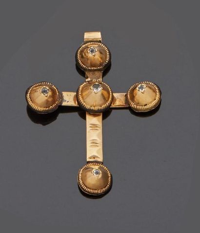 Capuchin cross in 18 k (750 thousandths)...