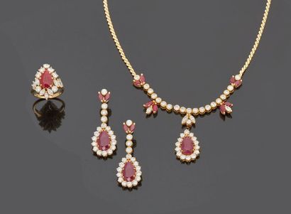 18 k (750 thousandths) yellow gold set including...