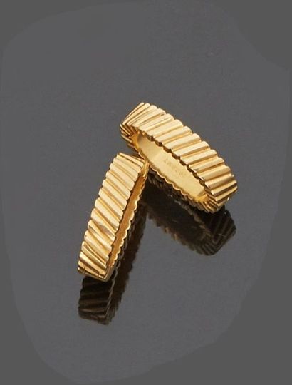 MELLERIO

Pair of 18 k (750 thousandths)...