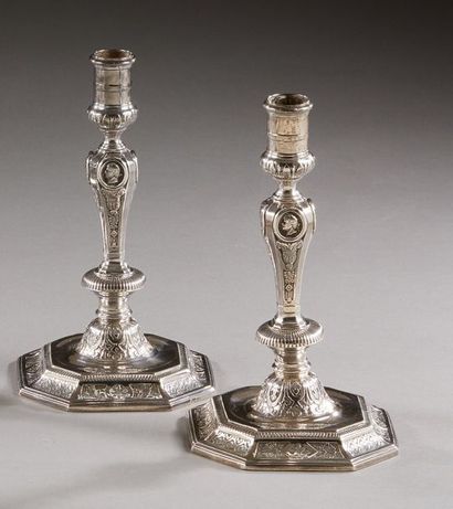 PARIS 1719 - 1720



A pair of square-based...