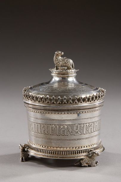 FRANCE 15th century

A round silver host...