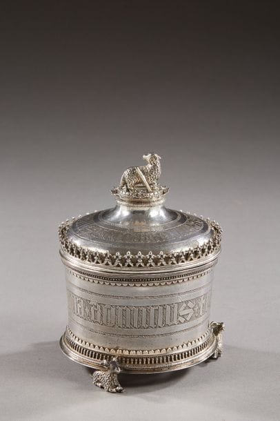 FRANCE 15th century

A round silver host...