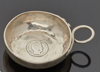 Silver umbilical decorated with a Louis Philippe...