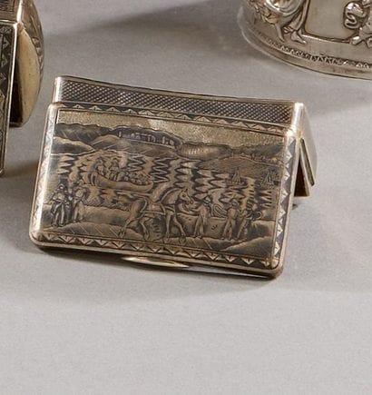 Snuff box slightly convex in silver 84 zolotniks...