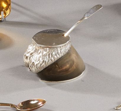 Mustard tree in the shape of a hoof, silver...