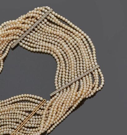 Necklace of short neck pearls with 16 rows...