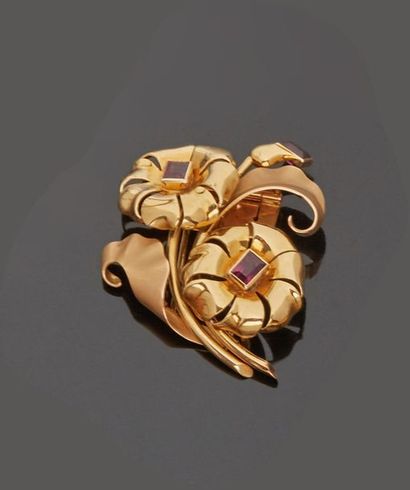 18 k (750 thousandths) yellow gold flower...