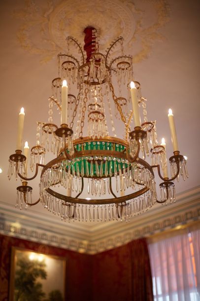 Beau lustre de style Baltique à huit bras...