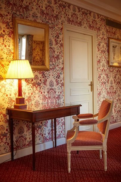 Bureau de style Louis XVI en acajou, ceinture...