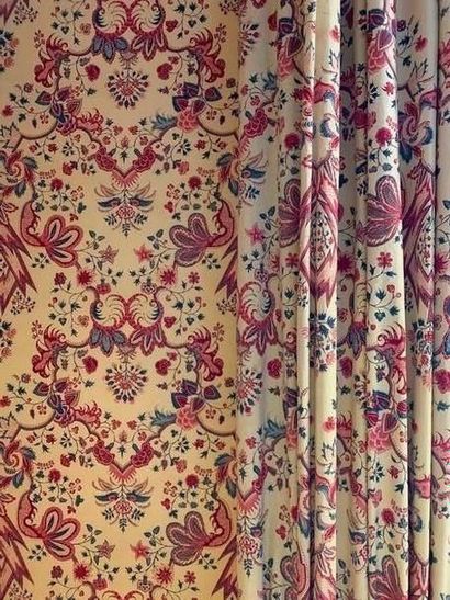 Deux paires de rideaux en percale de coton...