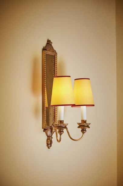 Vaughan Designs. Paire d'appliques néoclassiques...