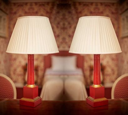 Vaughan Designs. Une paire de lampes colonnes...