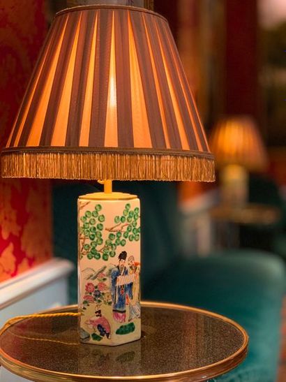 Vaughan Designs. Une paire de lampes. Le...