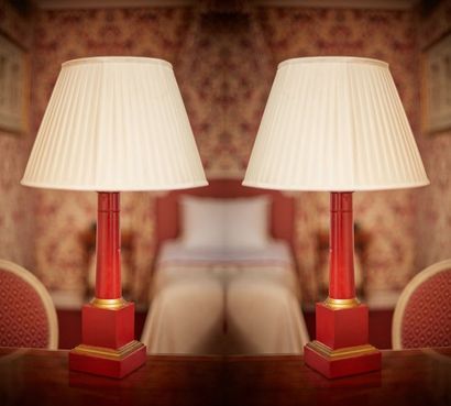 Vaughan Designs. Deux lampes colonnes en...
