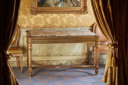 Belle table de milieu rectangulaire de style...