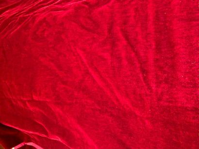 Paire de rideaux en velours de laine rouge....