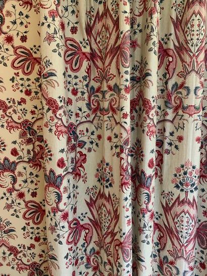 Deux paires de rideaux en percale de coton...