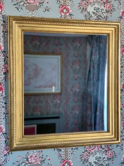 Miroir rectangulaire dans un encadrement...