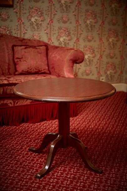 Guéridon rond table basse de style anglais...