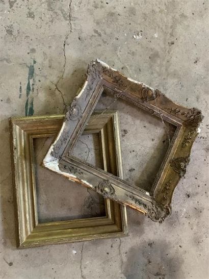 Two frames in wood and gilded stucco (accidents...