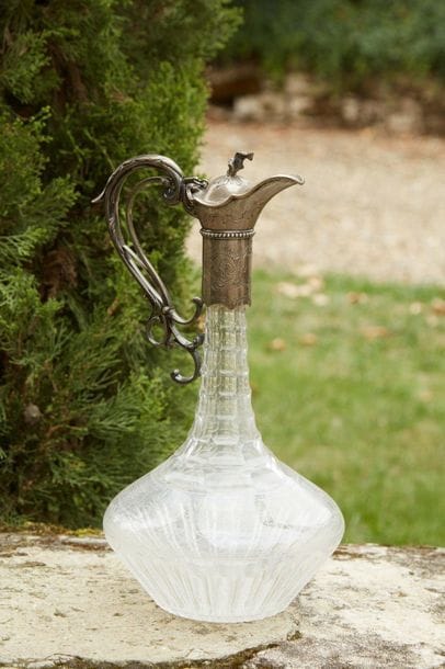 Cut crystal jug with palmette decoration,...