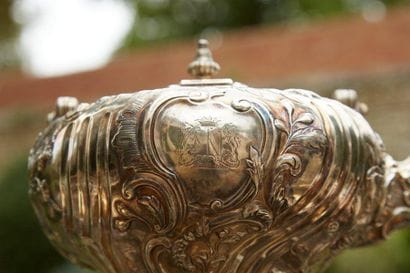 ODIOT - Part of a silver tea service decorated...