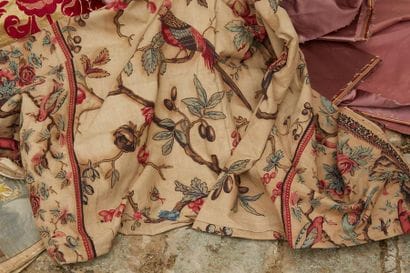 Curtain : printed cottons with Indian women...