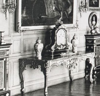 An important pendulum clock with an eventful...