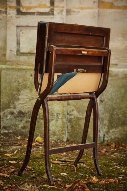 Small wooden folding desk, X-folding base....