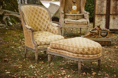 Duchess Brisée in grey lacquered wood moulded...