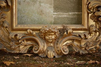 Important carved and gilded wood frame, with...