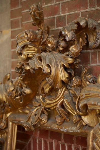 Important carved and gilded wood frame, with...