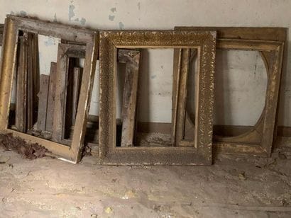 Set of ten frames in wood and gilded stucco...