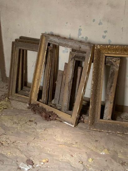 Set of ten frames in wood and gilded stucco...