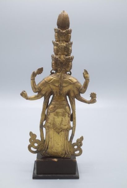 Chine, XIXe siècle. Statuette en bronze doré,...