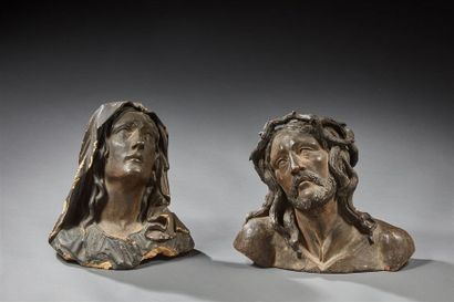 Deux bustes en terre cuite peinte représentant...