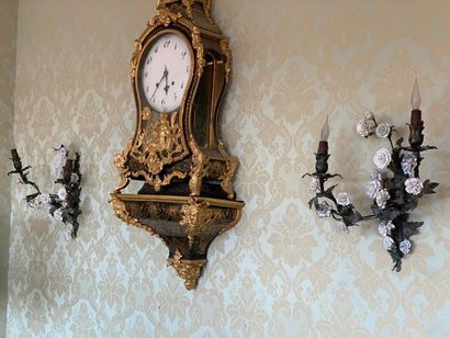 Paire d'appliques à deux bras de lumière...