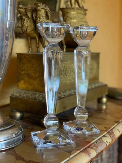 Deux bougeoirs en cristal de Bohème, état...