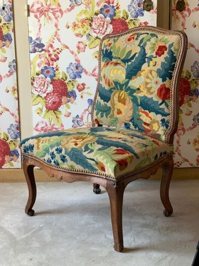 Chaise en bois naturel, garniture aux petits...