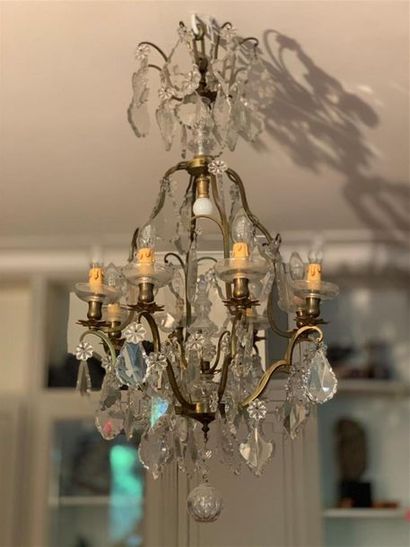 Lustre à pampilles à huit bras de lumière...