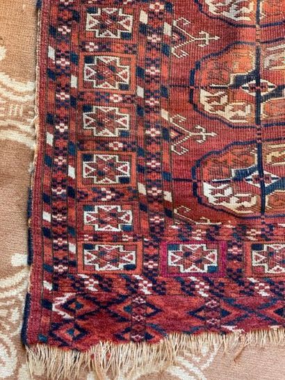 Deux petits tapis d'Orient (usures et dé...