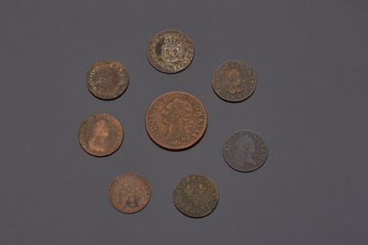 LOT : 8 monnaies divisionnaires en cuivre...