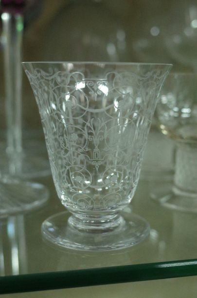 Serving part of crystal glasses, similar...