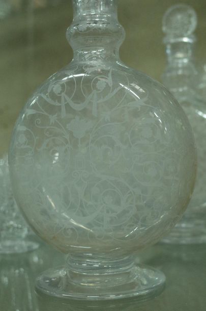 Serving part of crystal glasses, similar...